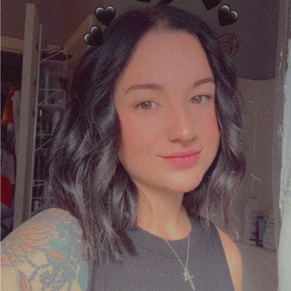 Meet your Posher, Alayna - Picture 2 of 2